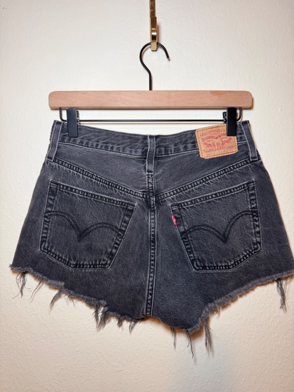 Levi's 501 Black Denim Shorts Women's 27 Distressed Raw Hem Button Fly - Picture 4 of 8